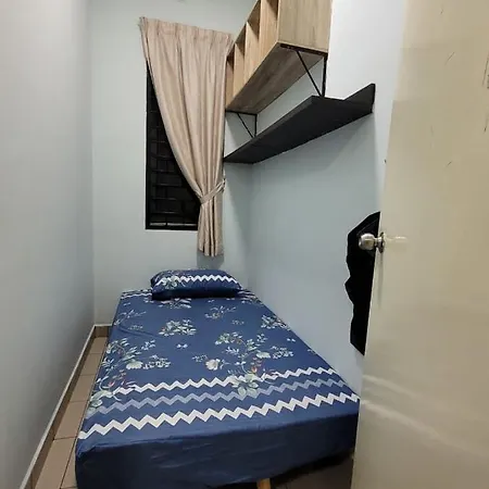 Homestay D'Univ 360 Place Seri Kembangan Exterior photo